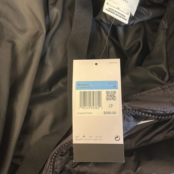 Nike Therma-fit City Jacket - new with tags - Adult Medium - Picture 8 of 8